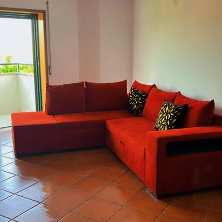 Duplo Com Varanda No Centro De *