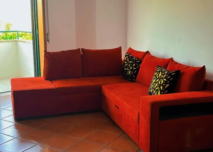 Duplo Com Varanda No Centro De *