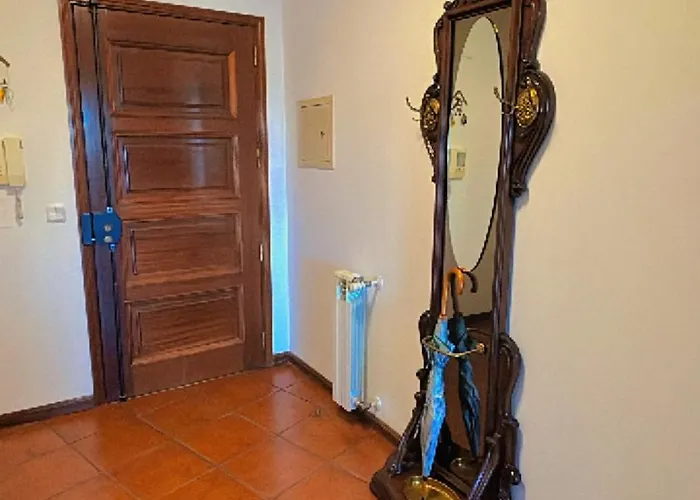 Duplo Com Varanda No Centro De *